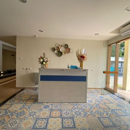 The Home Srengseng Jakarta Ngoại thất bức ảnh