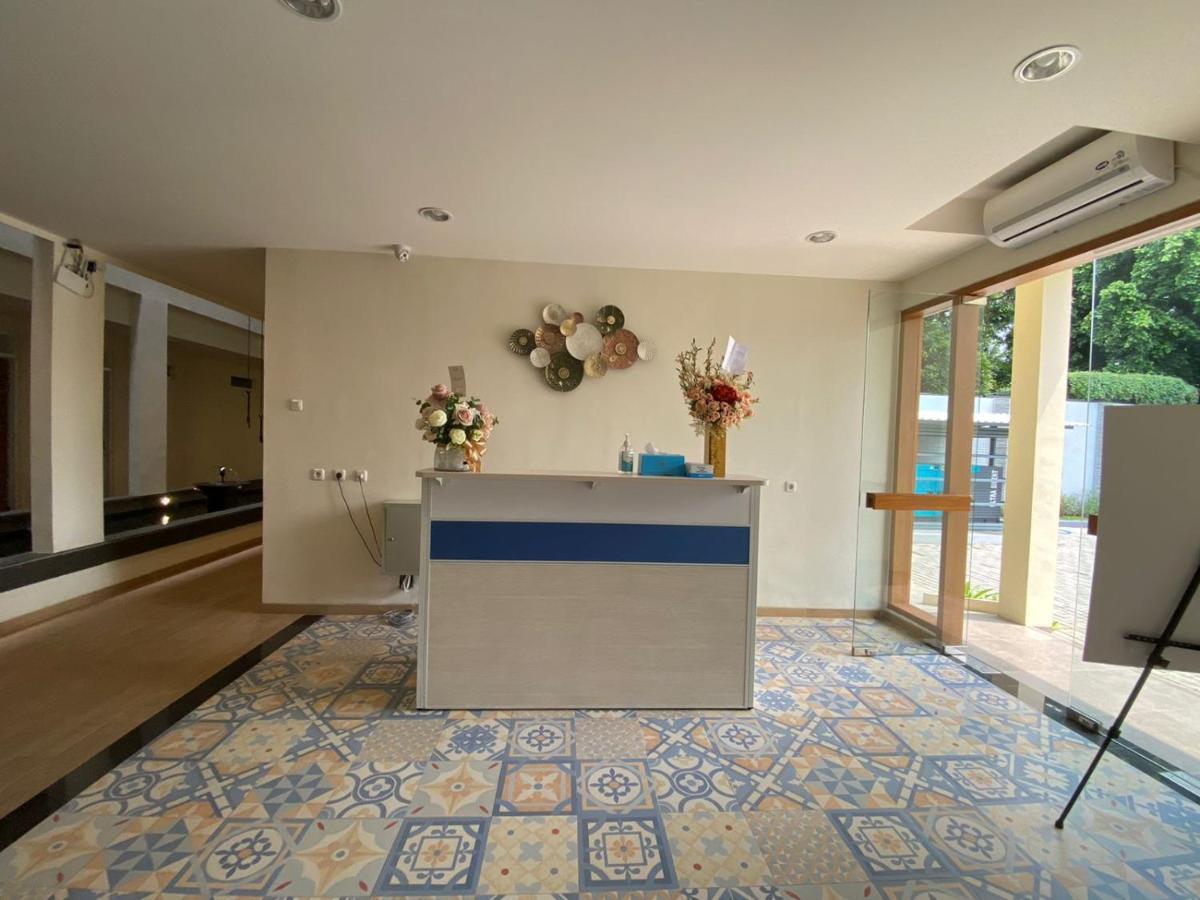 The Home Srengseng Jakarta Ngoại thất bức ảnh